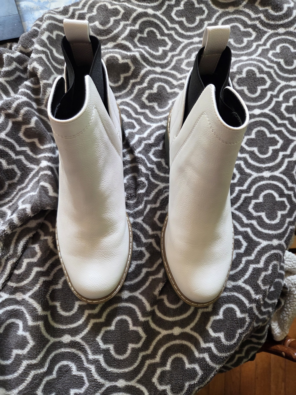 Women's Dolce Vita Rielle Boots - SIZE 8 HOT ITEM!!!